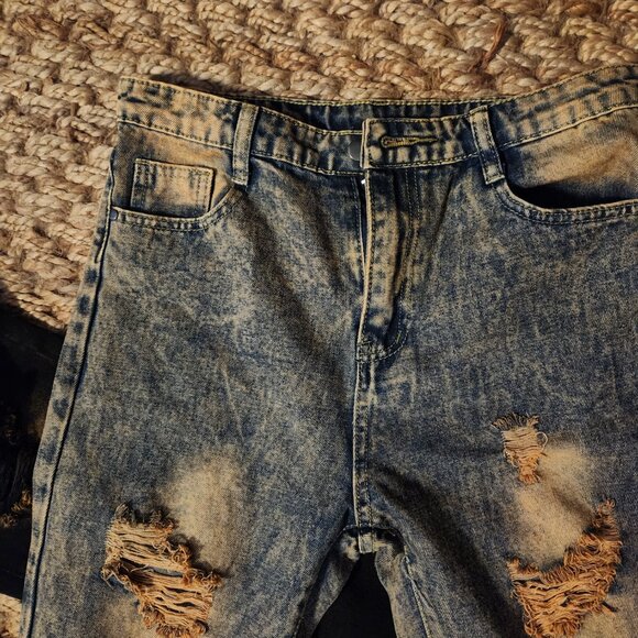 Two pairs of NEW jeans Ripped - Picture 5 of 9